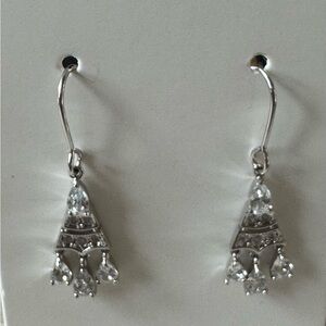Eiffel Tower inspired Silver tone sparkling drop earrings.